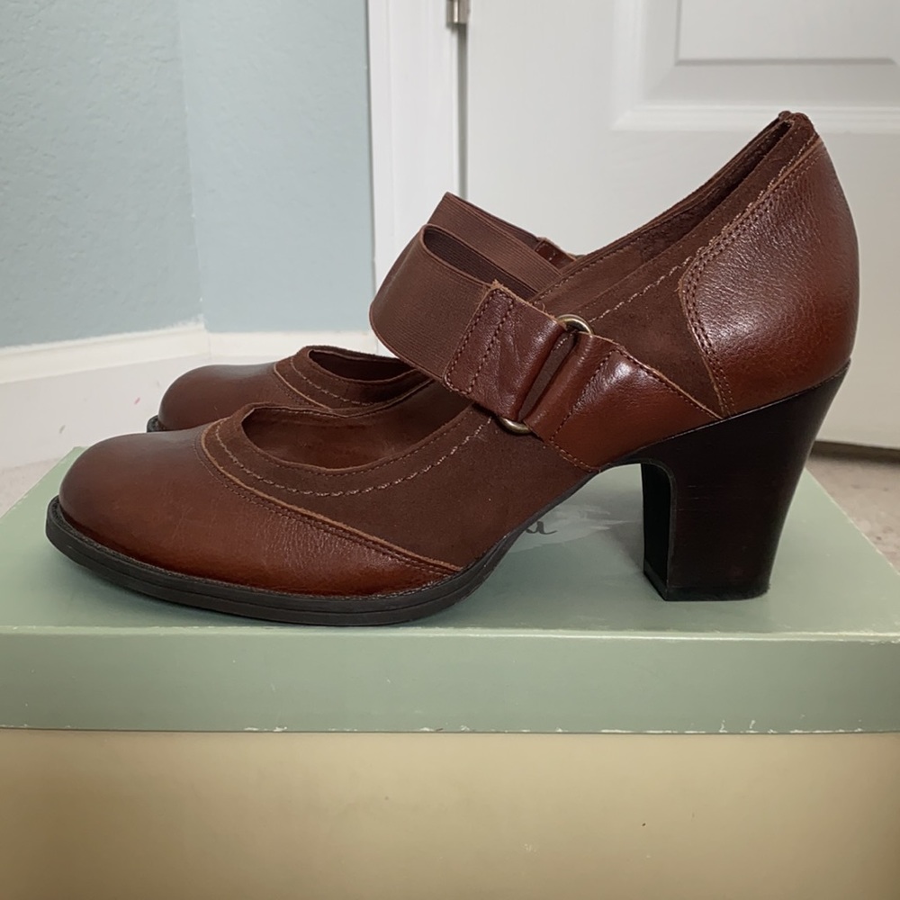 Nurture Panama Nutty heels. - Picture 2 of 7